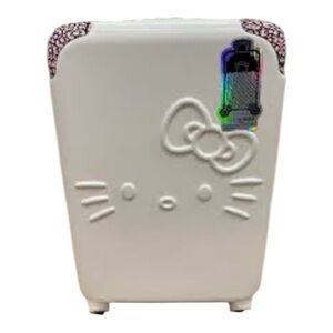 HELLO KITTY BIOWORLD NWT Luggage White 3D DESIGN